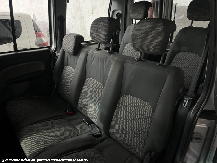 Fiat DOBLO ATTRACTIVE 7 LUGARES 2014/2015